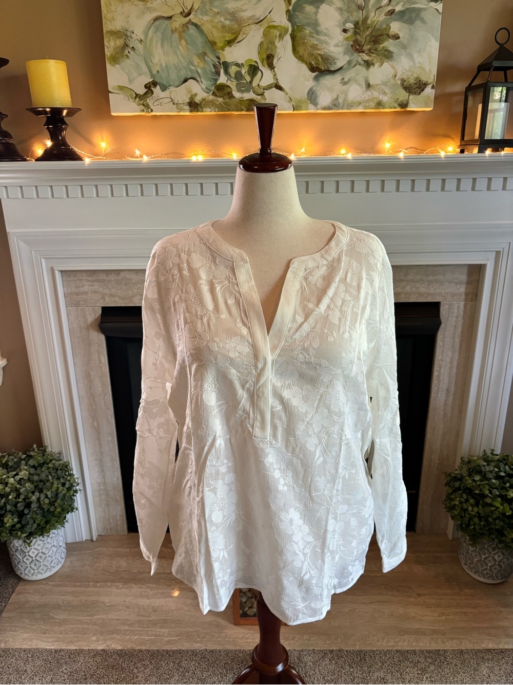 *NEW* Chico’s Roll Tab Blouse 1/2 Placket Embroidered Pullover - Size 20/22
